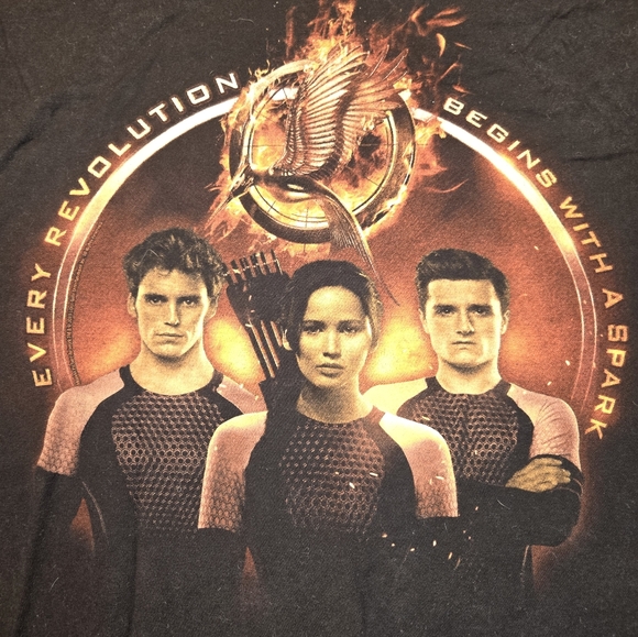 Catching fire hunger games tshirt - Picture 3 of 3